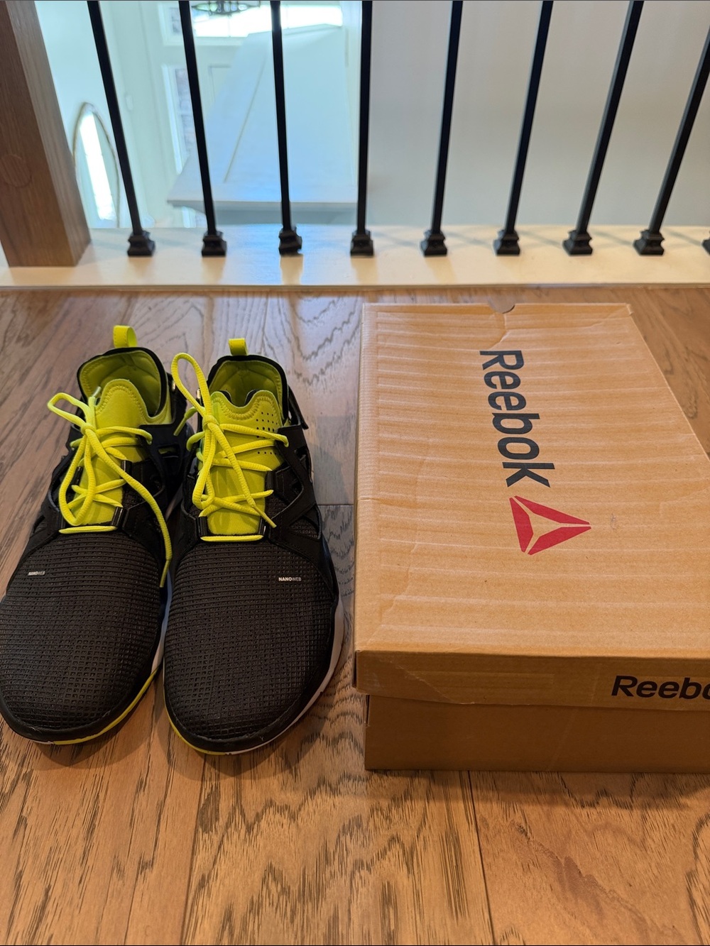 Reebok Men's Black & Neon Yellow Athletic Running Shoes